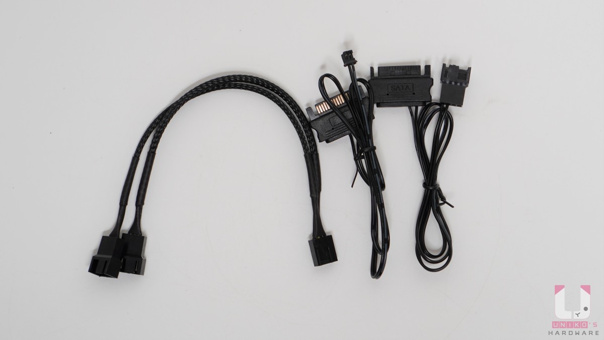4Pin 風扇串接線、控制器用 SATA 電源線、4Pin 風扇轉 SATA 電源線。