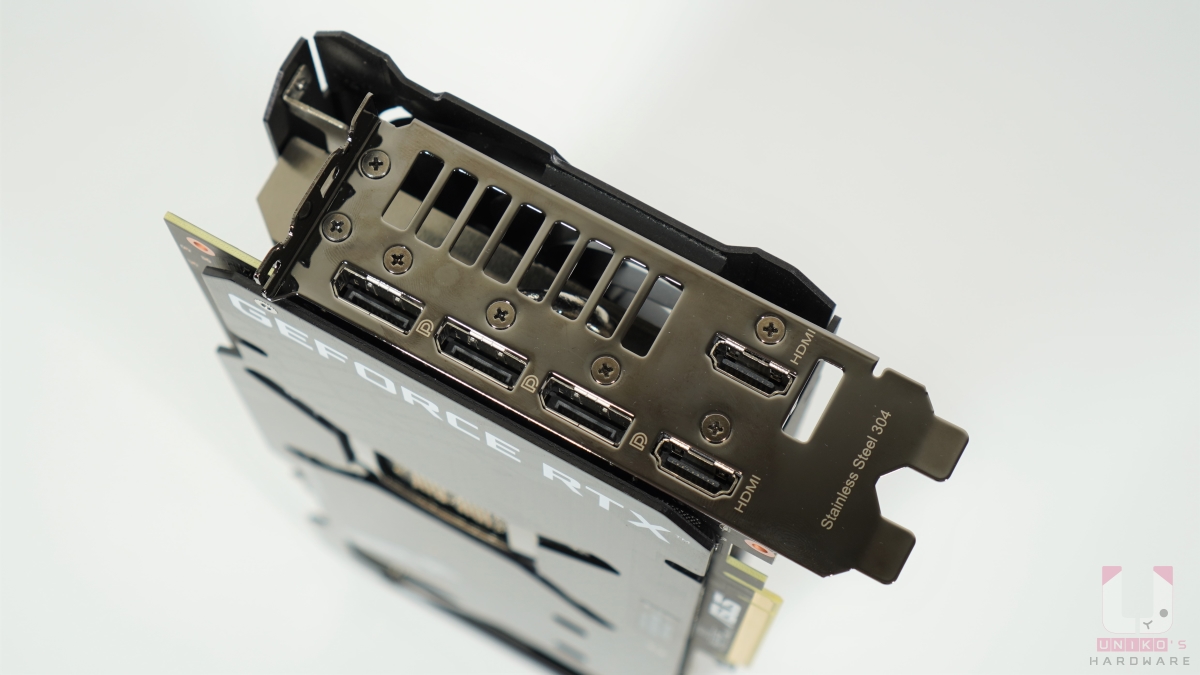 兩組 HDMI 2.1、三組 DisplayPort 1.4a，數位最高解析度 7680 x 4320。材質更使用了 304 不鏽鋼。