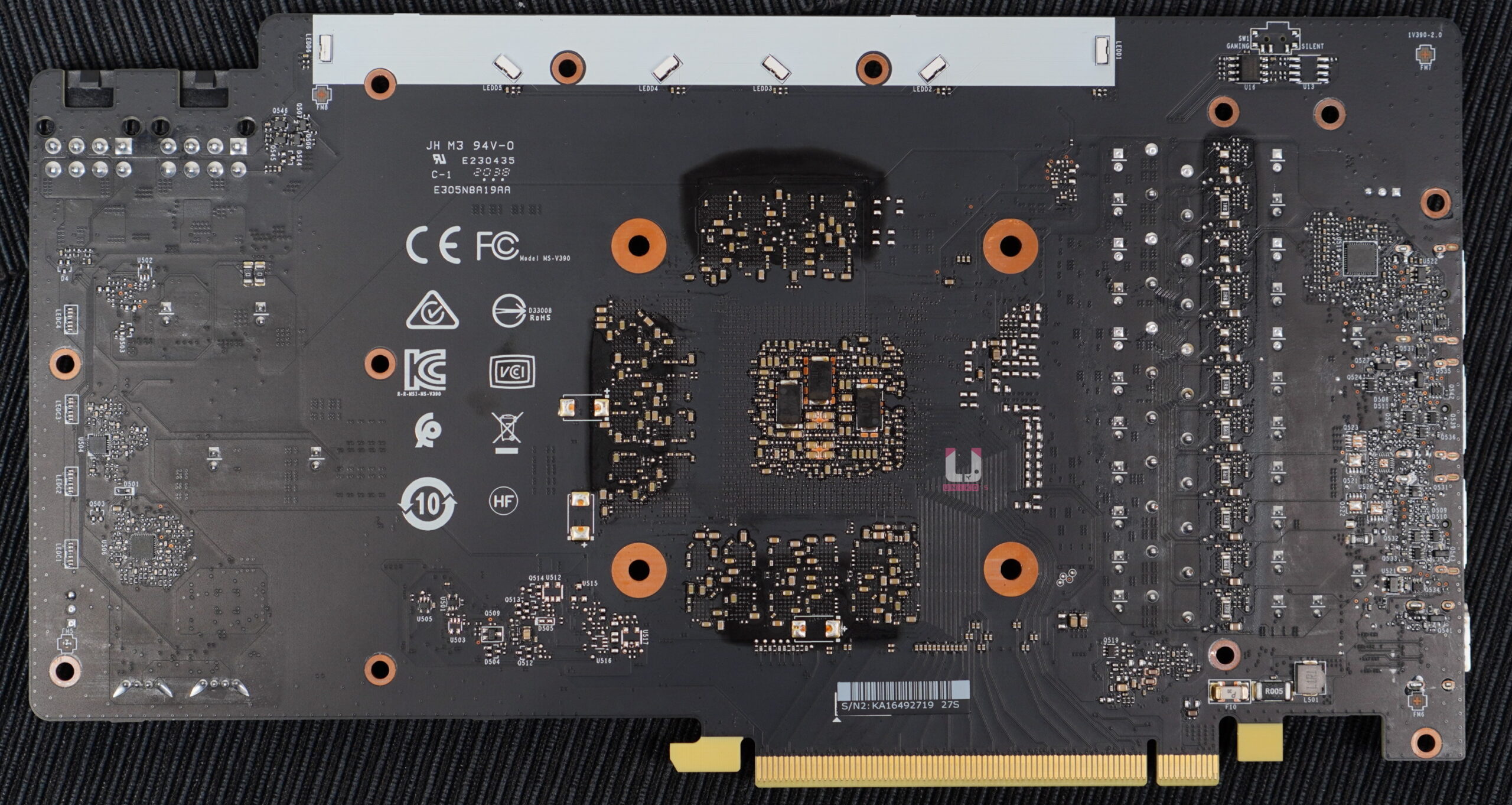 GeForce RTX 3060 Ti GAMING X TRIO PCB 背面。