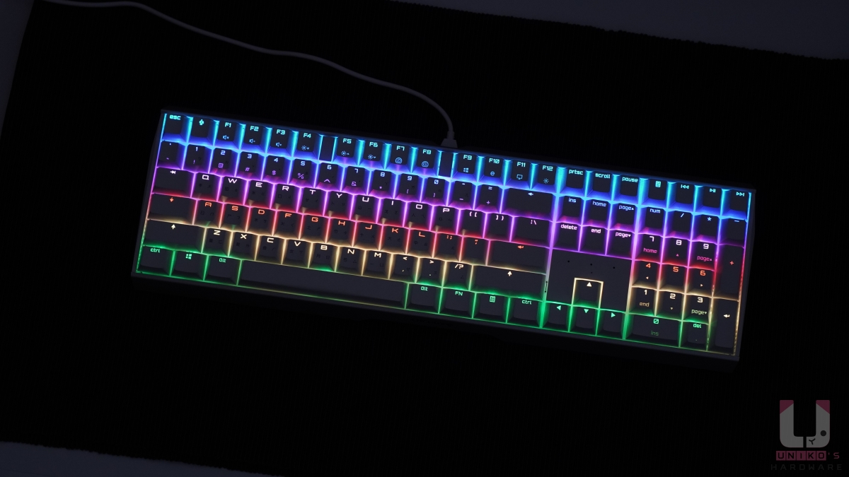 Cherry MX Board 3.0S RGB 機械式鍵盤。