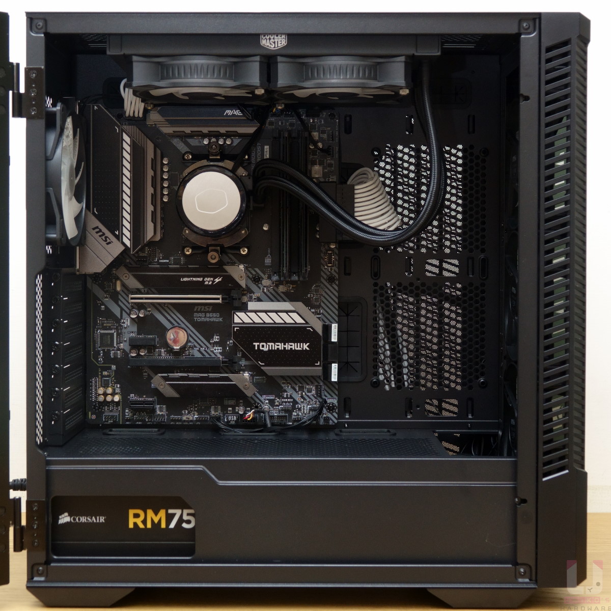 MSI MPG VELOX 100R 讓裝機變得輕鬆簡單,適合新手玩家。