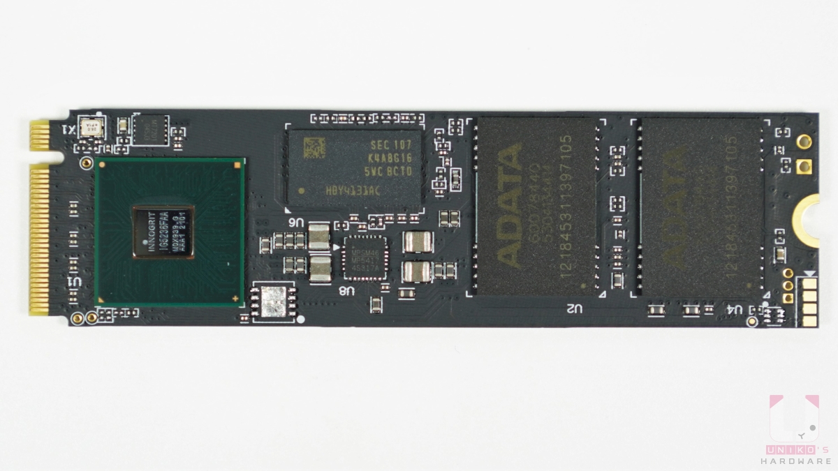 XPG GAMMIX S70 BLADE PCIe Gen4x4 1TB M.2 SSD 特寫